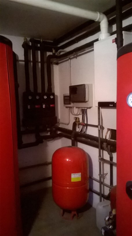 Gruppi di distribuzione idraulica con termoregolazione climatica